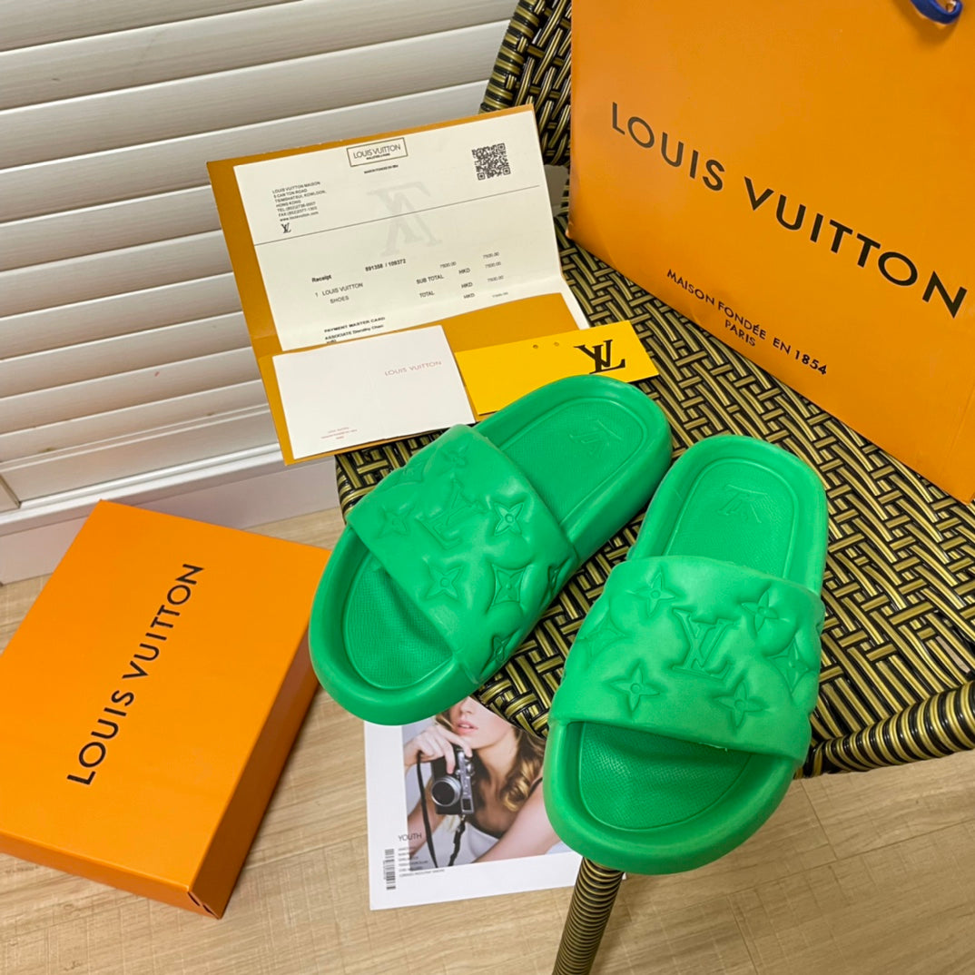 fashion embossed couple slippers fashion embossed couple slippers