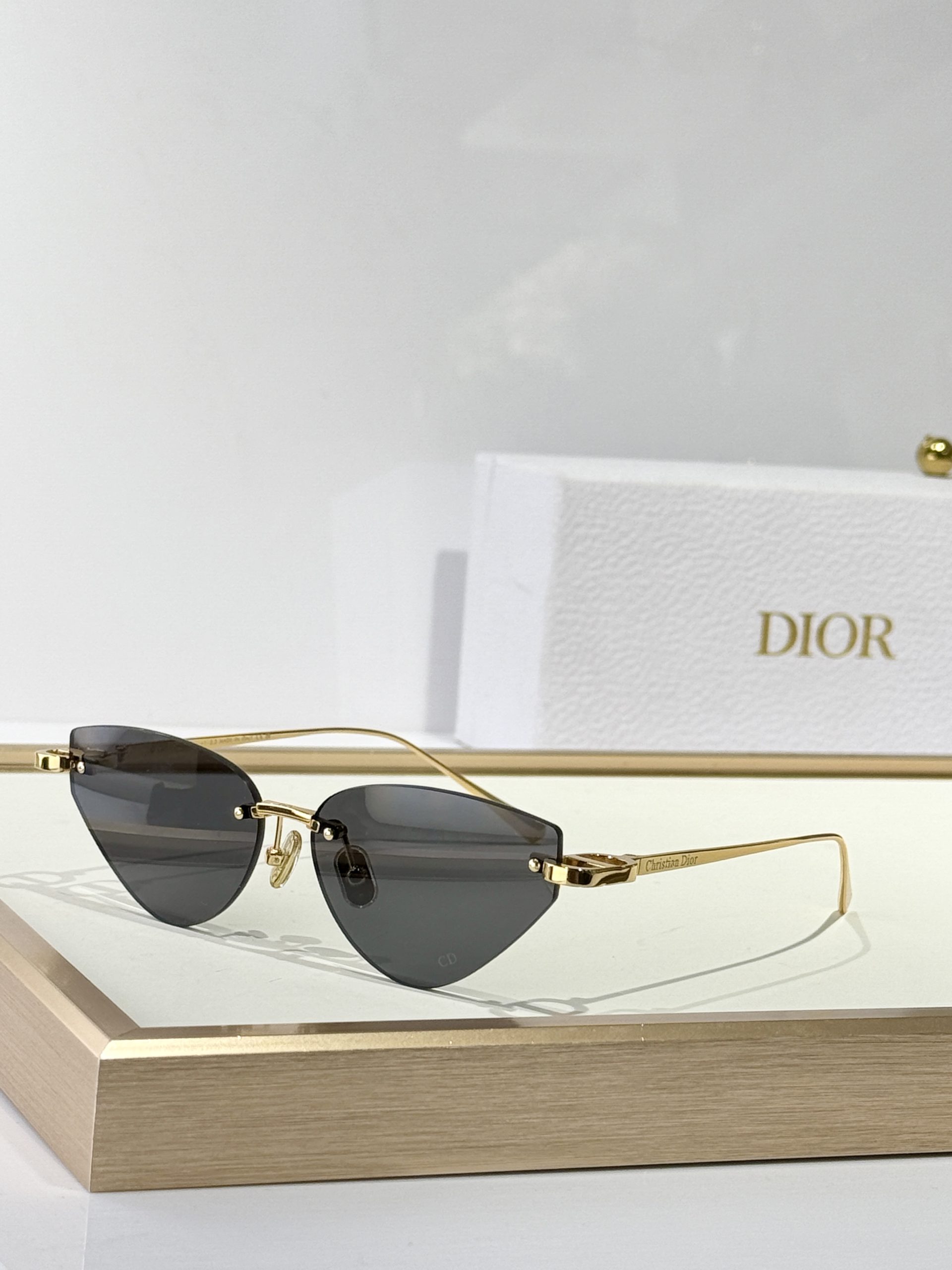 di*r eyewear size: 57 14 135 di*r eyewear size: 57 14 135