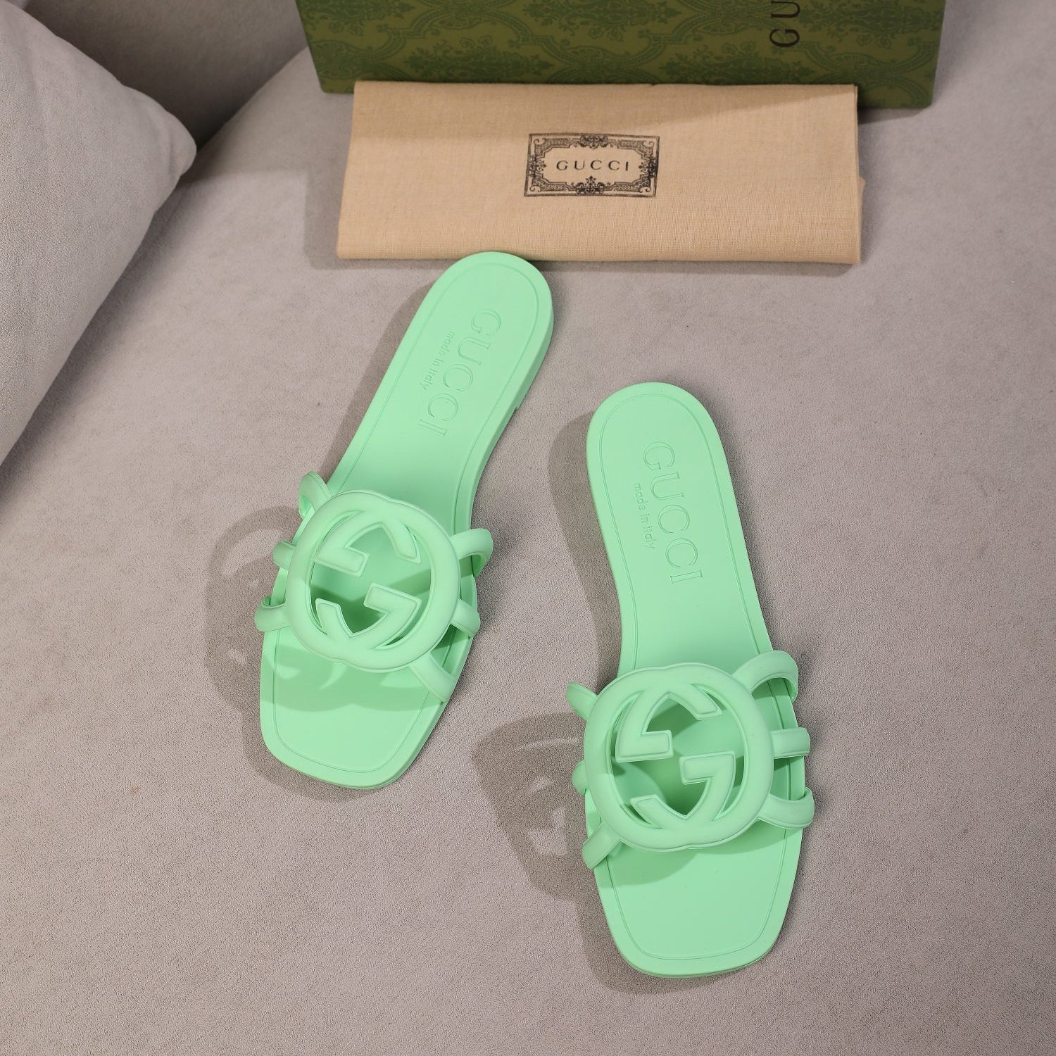 women's interlocking dioruble g slippers women's interlocking dioruble g slippers