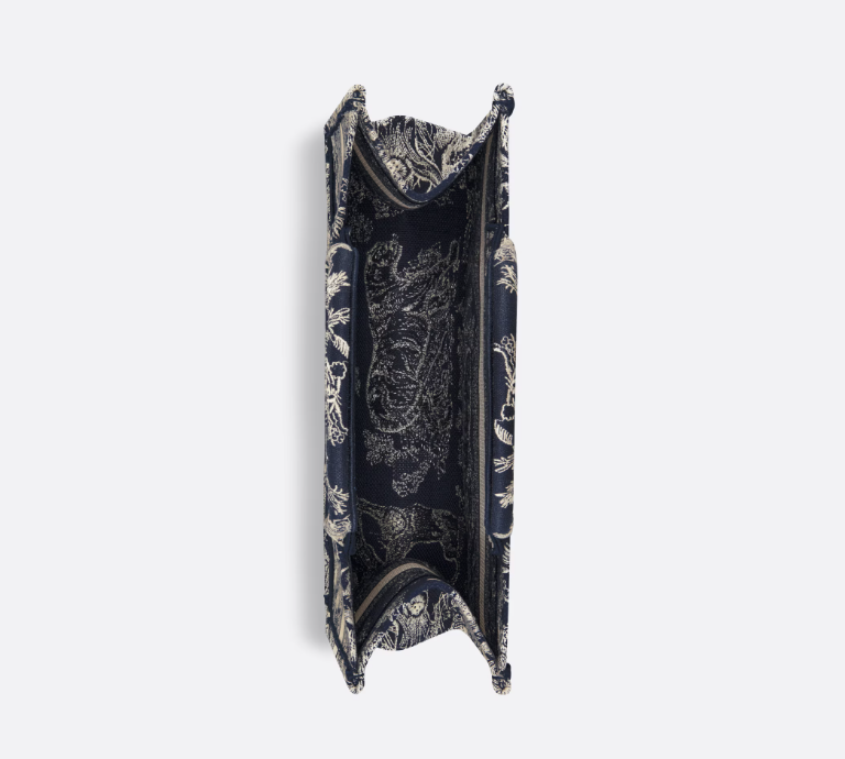 d medium book tote size : 36 x 27.5 x 16.5 cm d medium book tote size : 36 x 27.5 x 16.5 cm