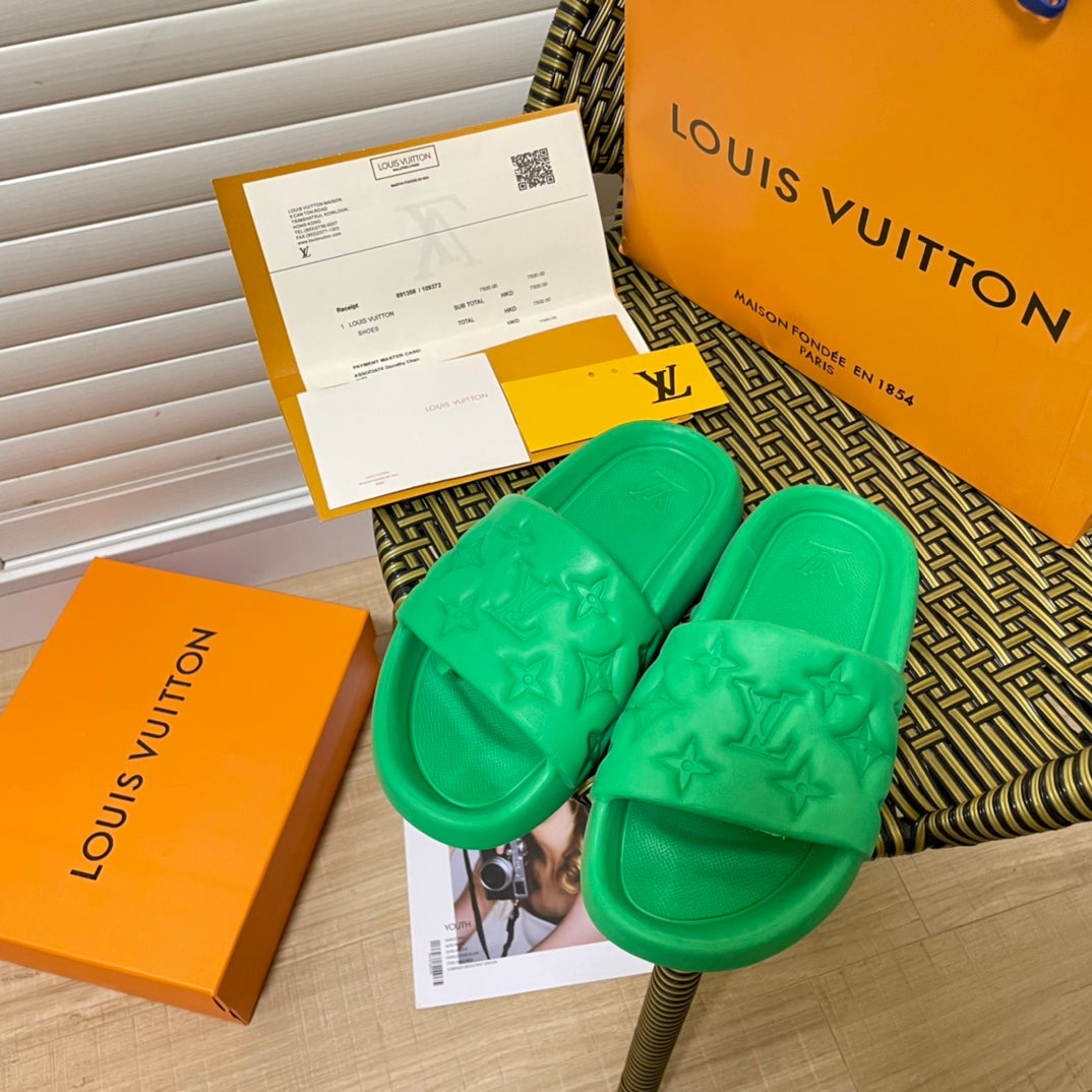 fashion embossed couple slippers fashion embossed couple slippers