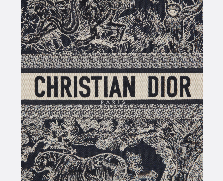 d medium book tote size : 36 x 27.5 x 16.5 cm d medium book tote size : 36 x 27.5 x 16.5 cm