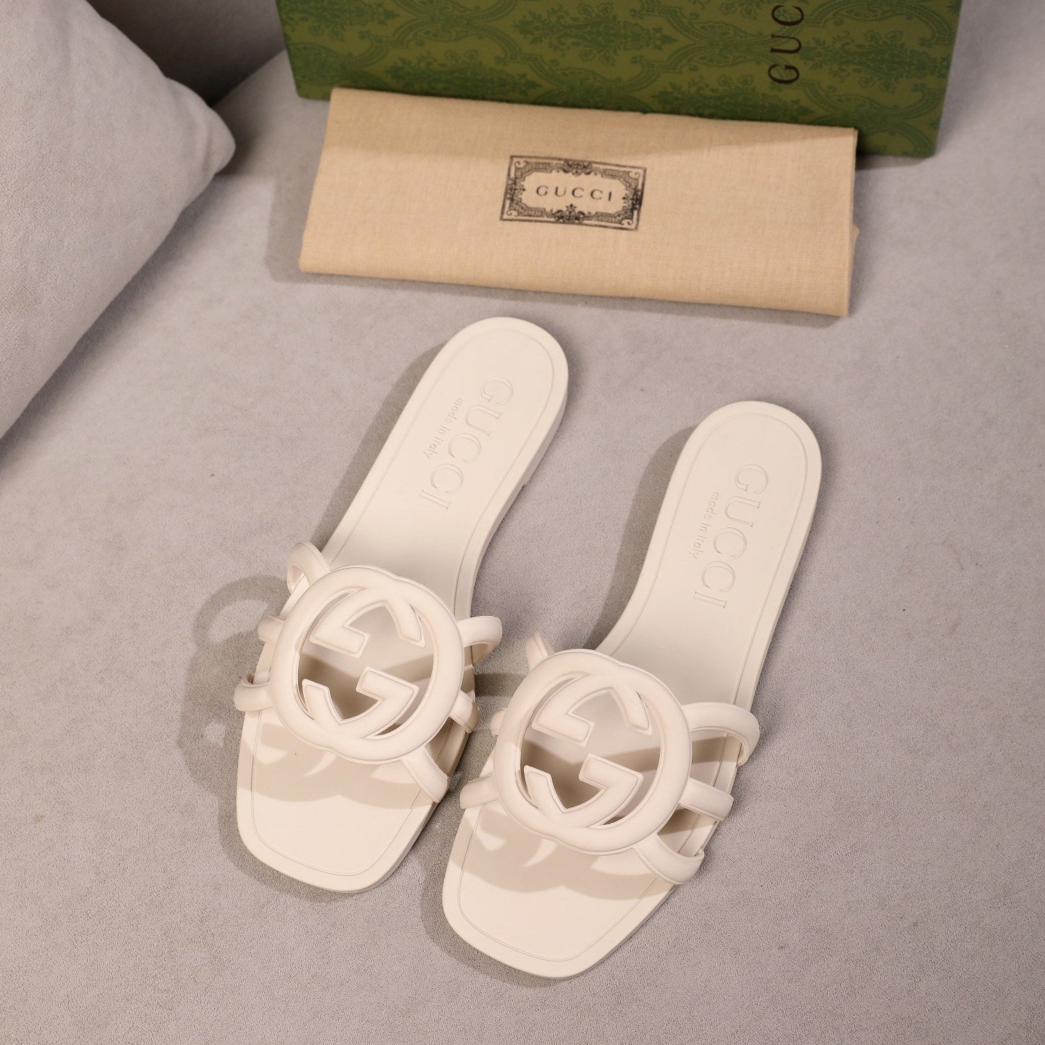 women's interlocking dioruble g slippers women's interlocking dioruble g slippers