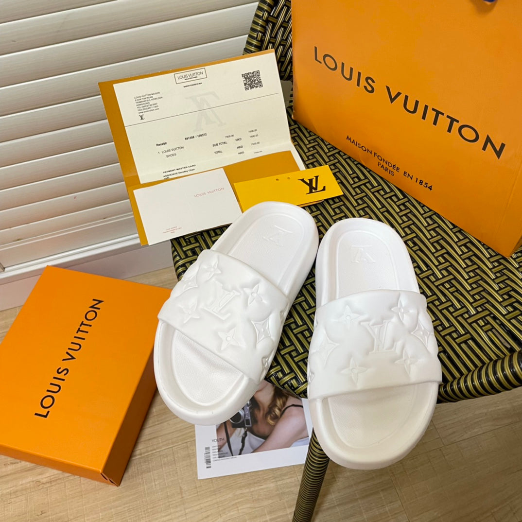 fashion embossed couple slippers fashion embossed couple slippers