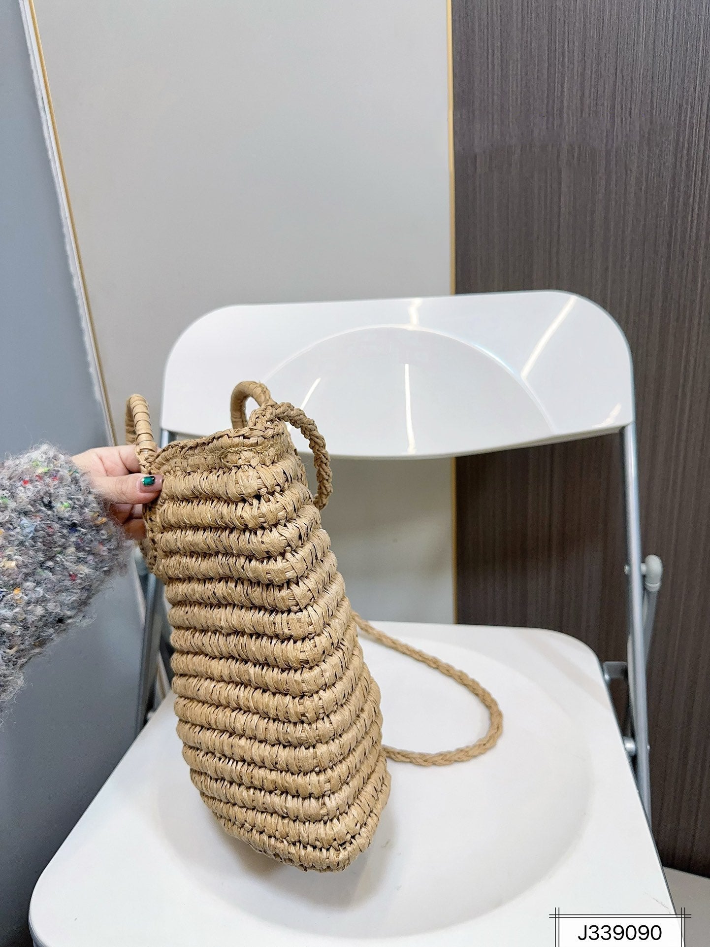 yves saint laurent (ysl)louis vuitton (lv) saint laurent raffia woven tote bag for summer vacation beach 30x20cm yves saint laurent (ysl)louis vuitton (lv) saint laurent raffia woven tote bag for summer vacation beach 30x20cm