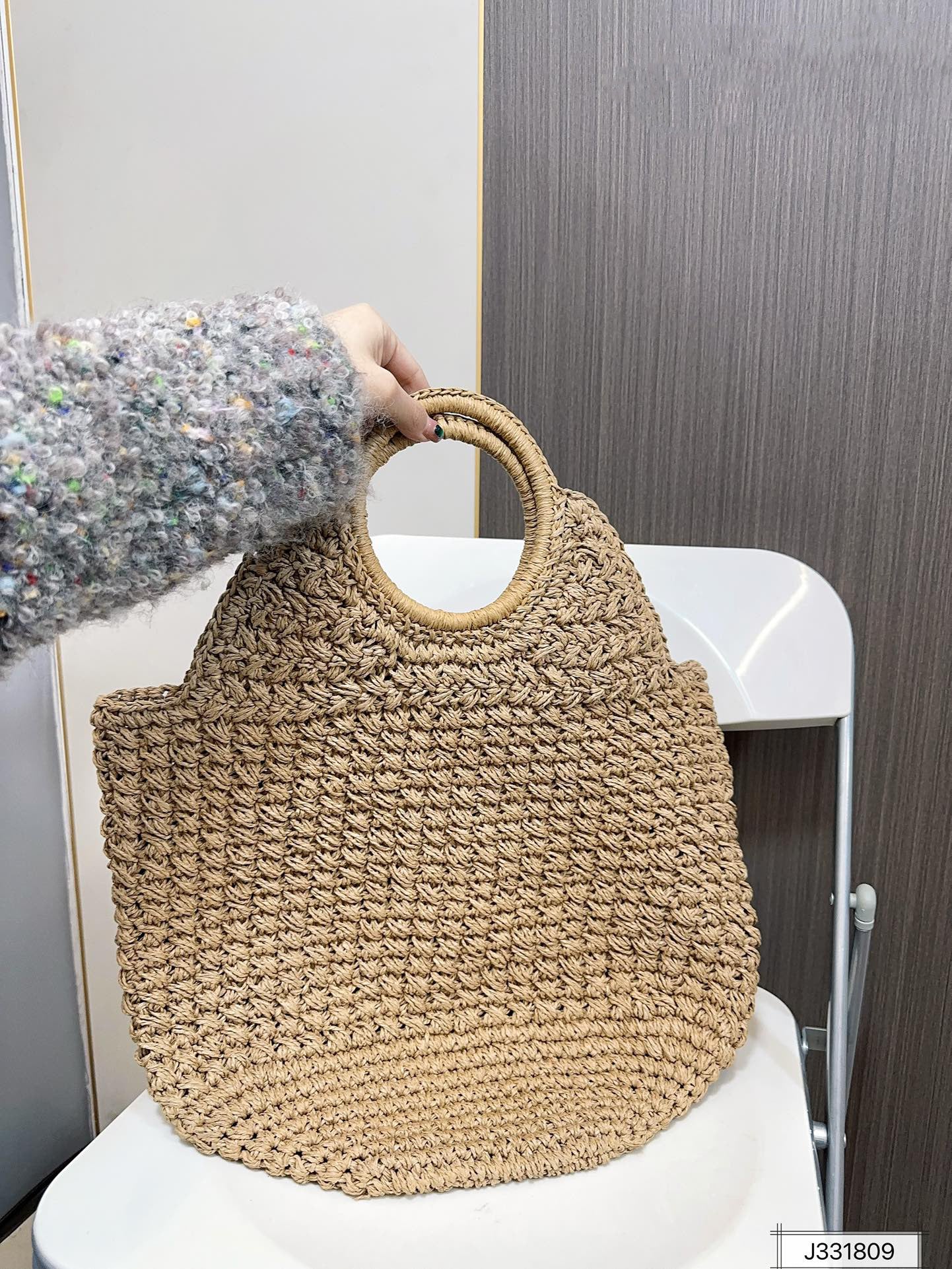 yves saint laurent (ysl)louis vuitton (lv) saint laurent summer raffia tote bag 41x37cm yves saint laurent (ysl)louis vuitton (lv) saint laurent summer raffia tote bag 41x37cm