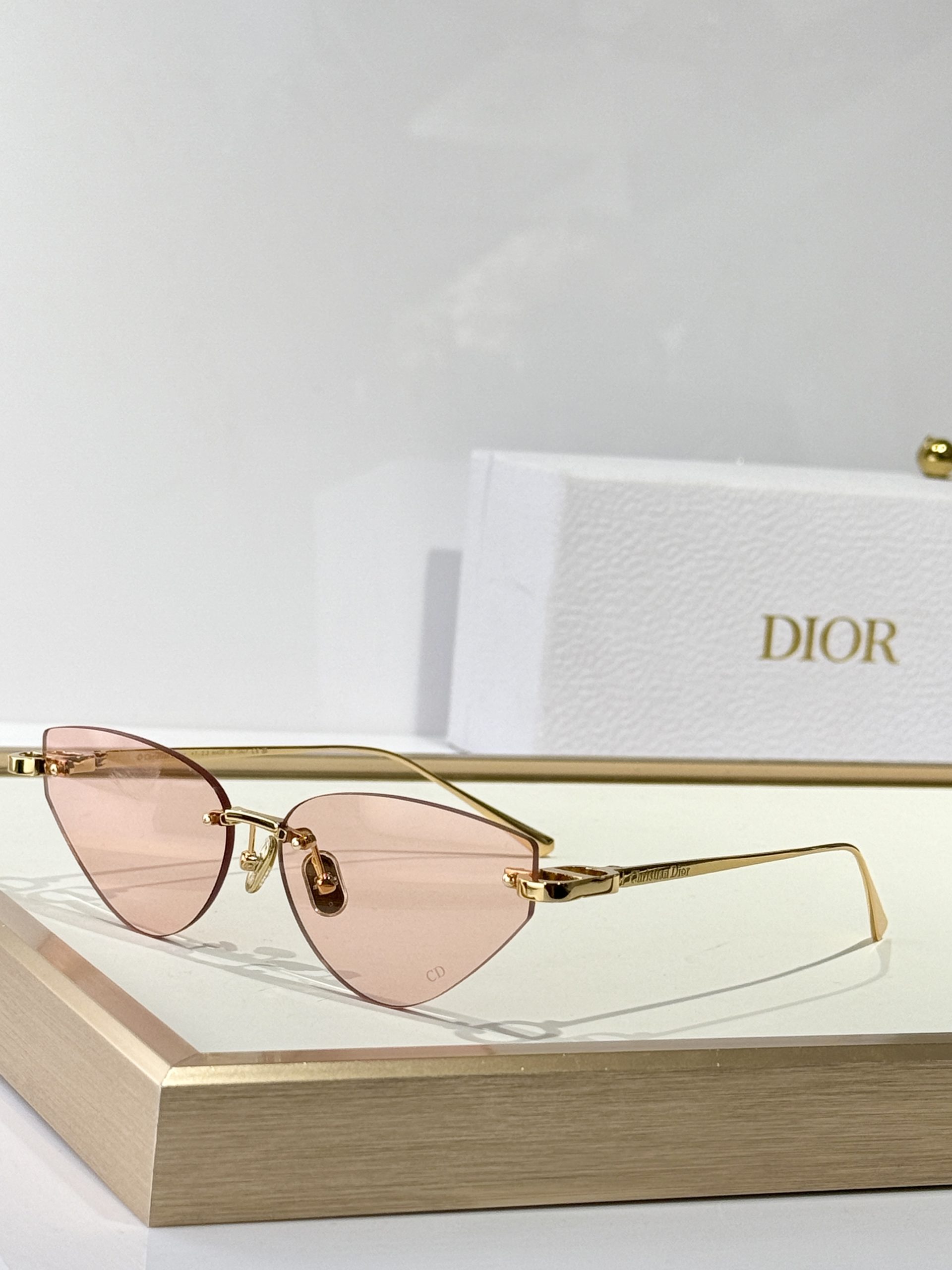 di*r eyewear size: 57 14 135 di*r eyewear size: 57 14 135