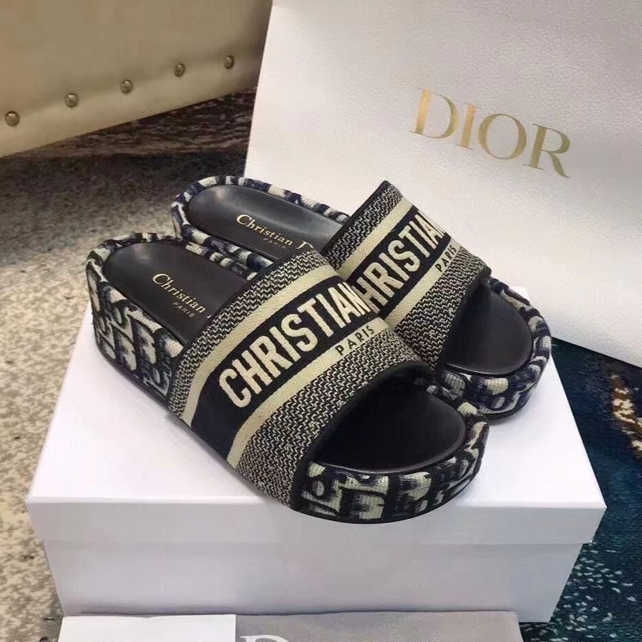 classic embroidered platform slippers classic embroidered platform slippers