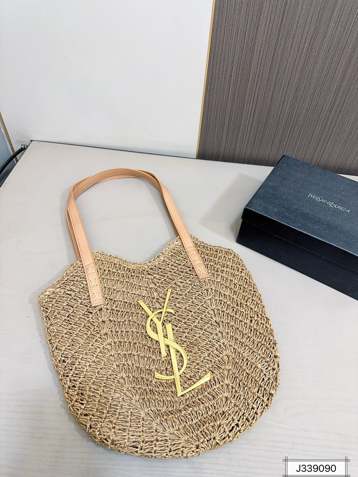 yves saint laurent (ysl)louis vuitton (lv) saint laurent vacation casual raffia woven tote bag 35x32cm yves saint laurent (ysl)louis vuitton (lv) saint laurent vacation casual raffia woven tote bag 35x32cm