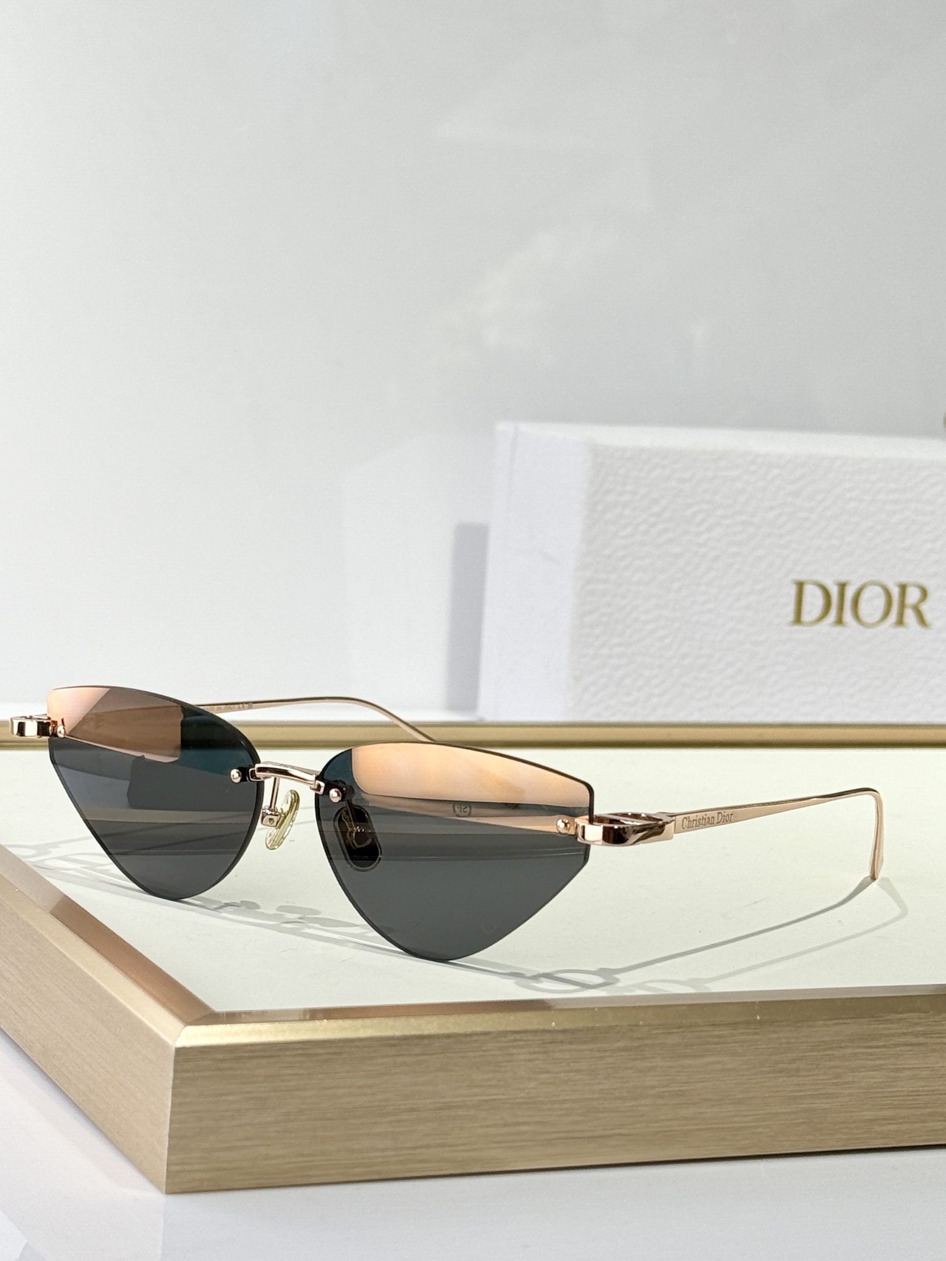 di*r eyewear size: 57 14 135 di*r eyewear size: 57 14 135