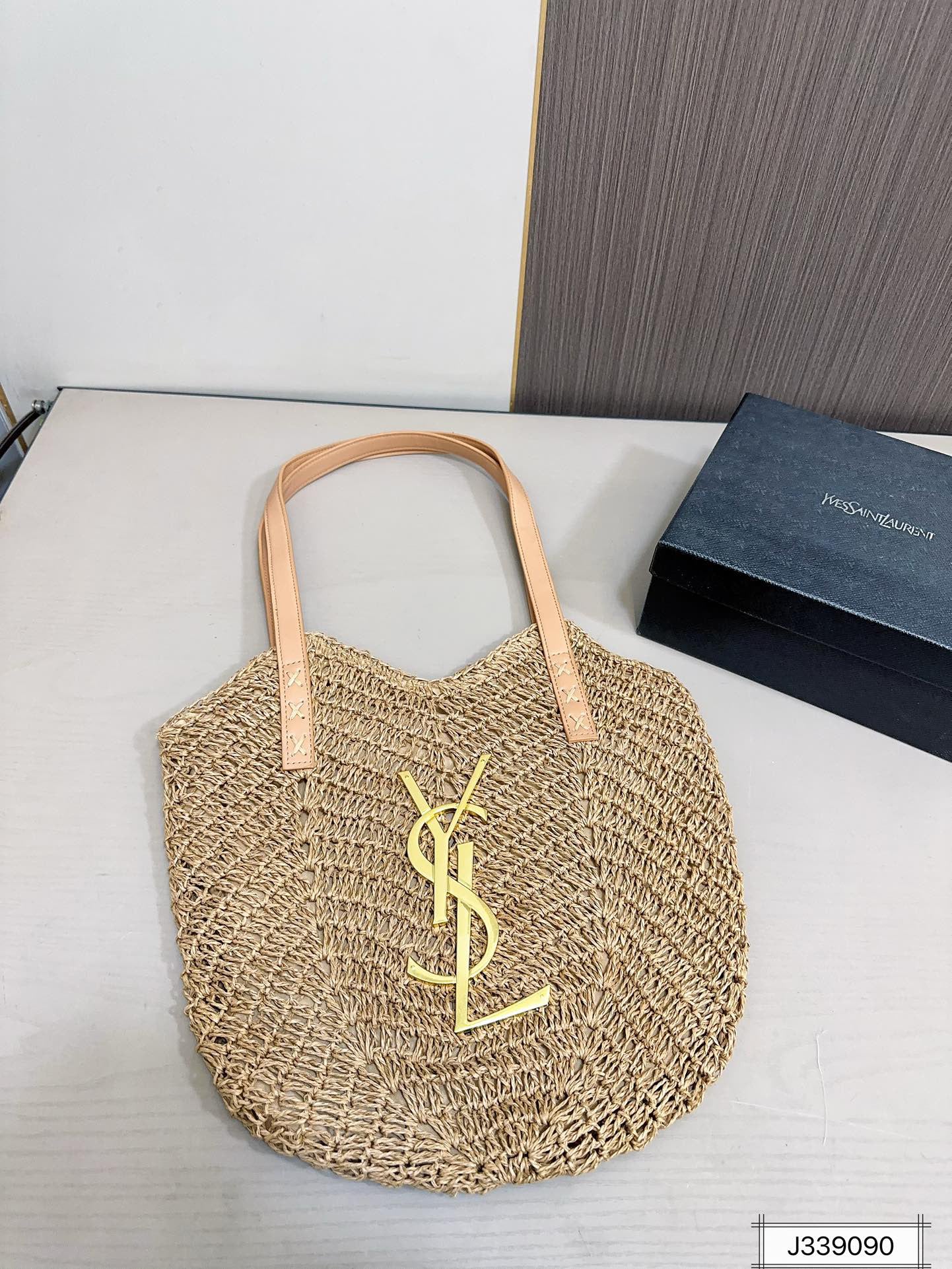 yves saint laurent (ysl)louis vuitton (lv) saint laurent vacation casual raffia woven tote bag 35x32cm yves saint laurent (ysl)louis vuitton (lv) saint laurent vacation casual raffia woven tote bag 35x32cm