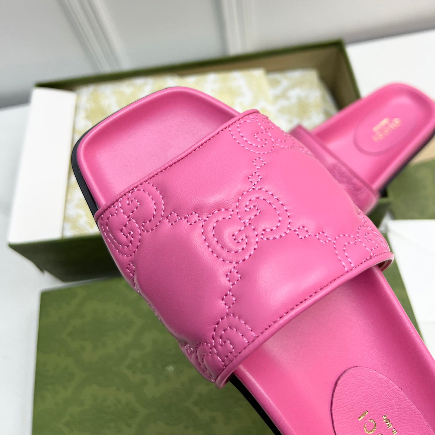 trendy embossed flat slippers