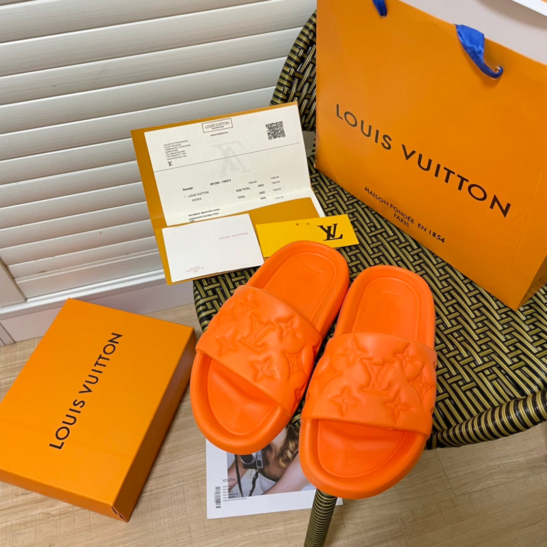 fashion embossed couple slippers fashion embossed couple slippers