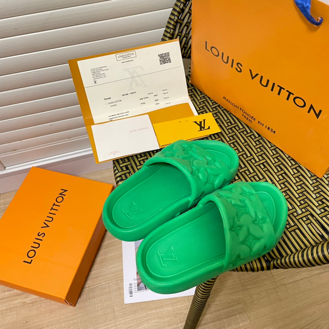 fashion embossed couple slippers fashion embossed couple slippers