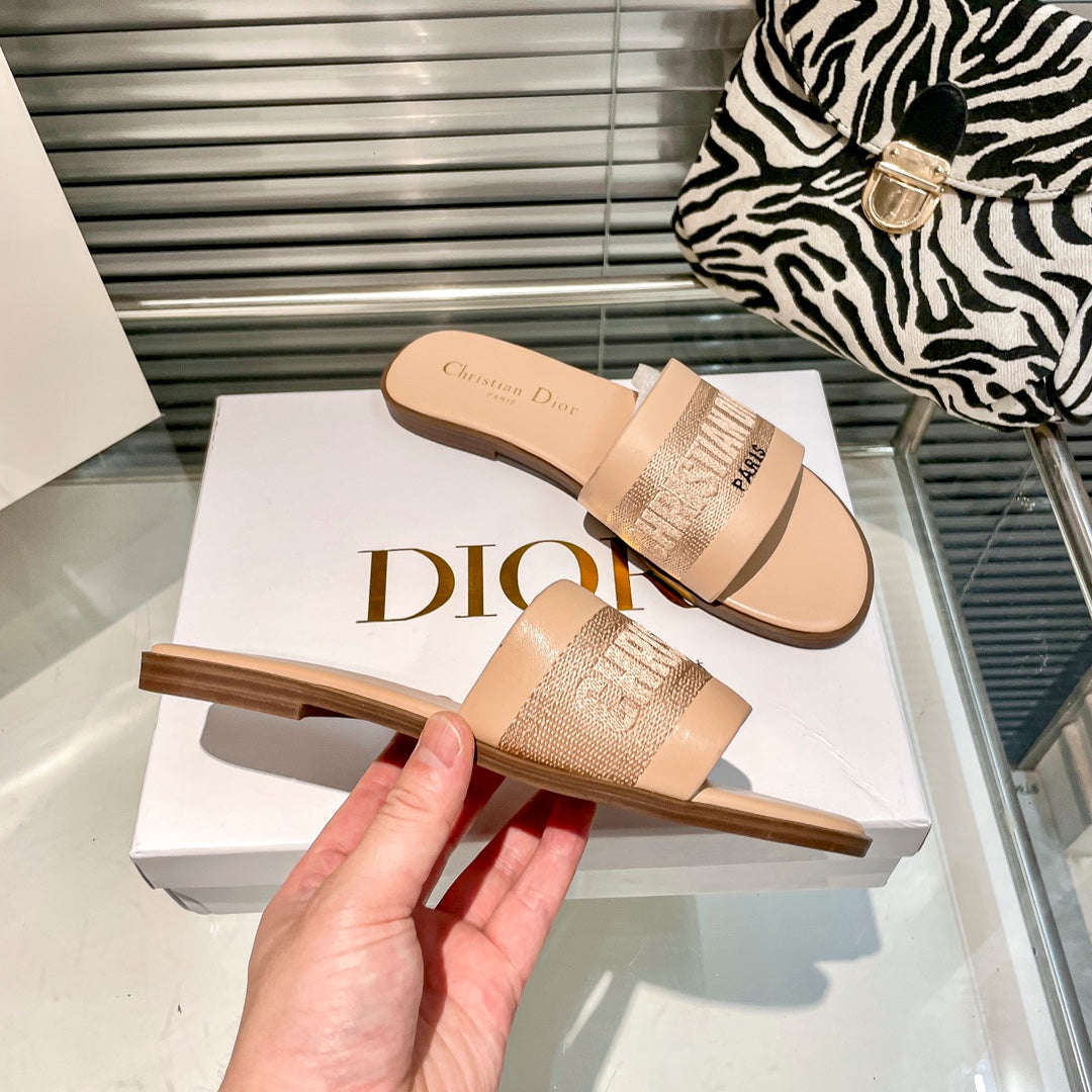 solid colors calfskin and embroidered cotton slippers solid colors calfskin and embroidered cotton slippers