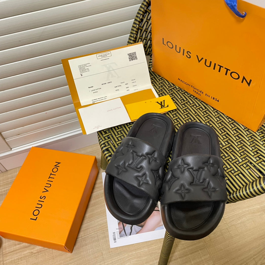 fashion embossed couple slippers fashion embossed couple slippers