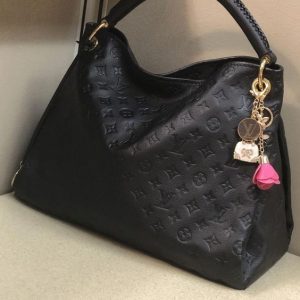 import placeholder for v00000553