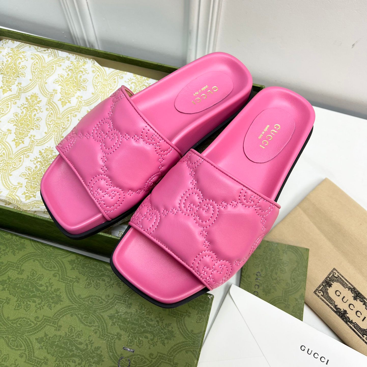 trendy embossed flat slippers
