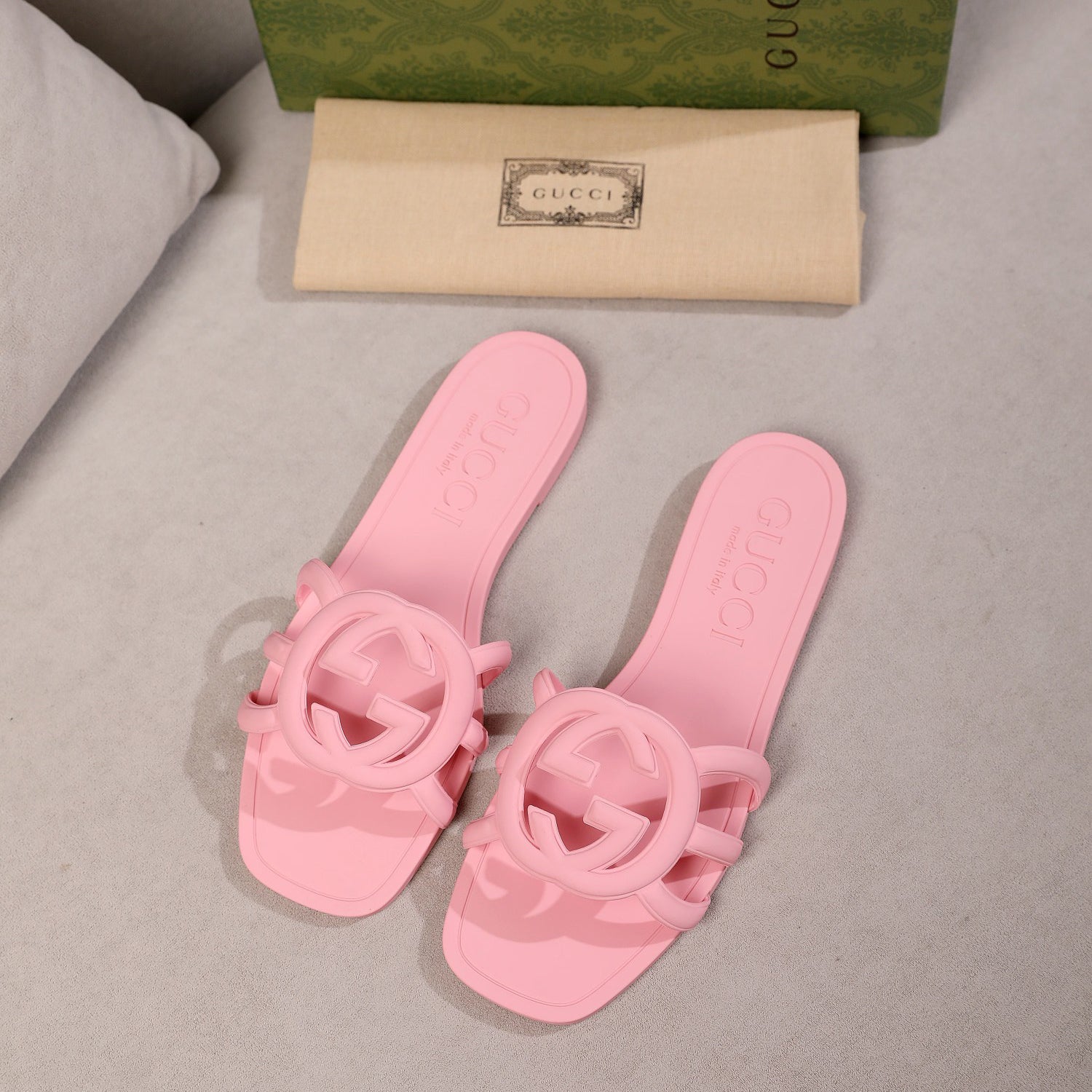 women's interlocking dioruble g slippers women's interlocking dioruble g slippers
