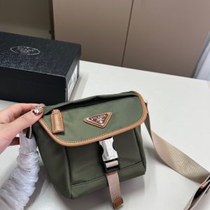 import placeholder for v00000423