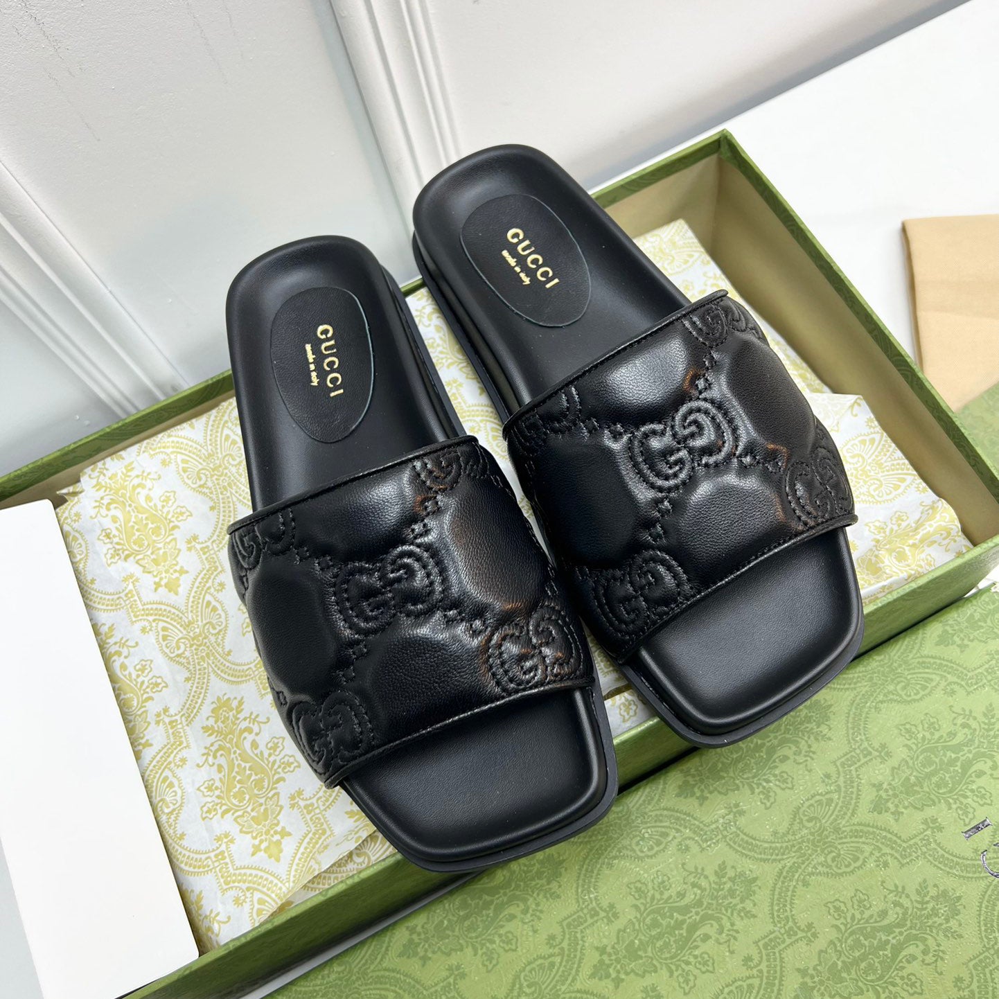 trendy embossed flat slippers