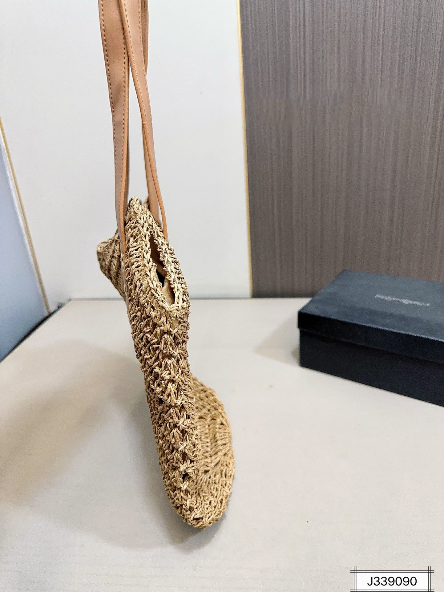 yves saint laurent (ysl)louis vuitton (lv) saint laurent vacation casual raffia woven tote bag 35x32cm yves saint laurent (ysl)louis vuitton (lv) saint laurent vacation casual raffia woven tote bag 35x32cm