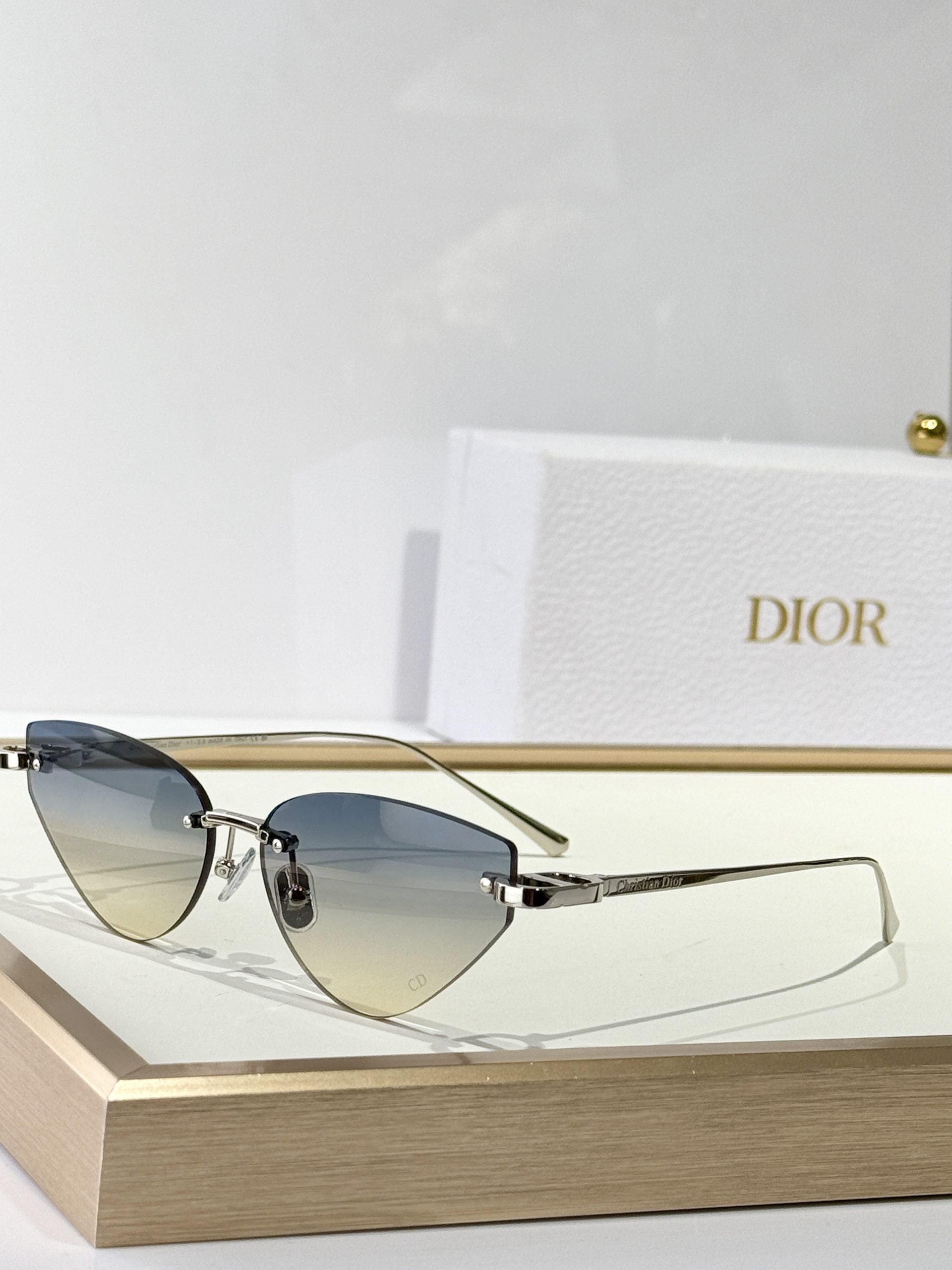 di*r eyewear size: 57 14 135 di*r eyewear size: 57 14 135