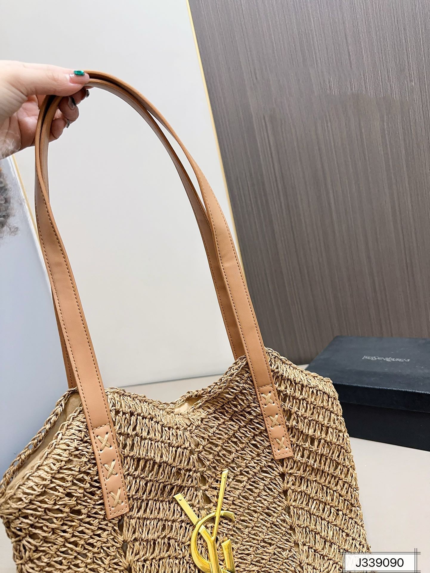 yves saint laurent (ysl)louis vuitton (lv) saint laurent vacation casual raffia woven tote bag 35x32cm yves saint laurent (ysl)louis vuitton (lv) saint laurent vacation casual raffia woven tote bag 35x32cm