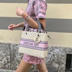 import placeholder for v00000561