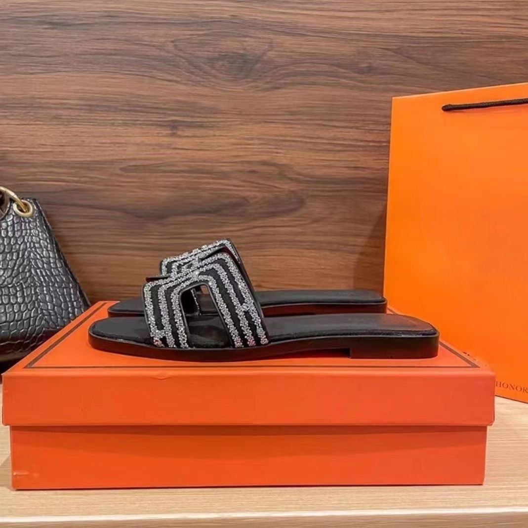 classic diamond h slippers