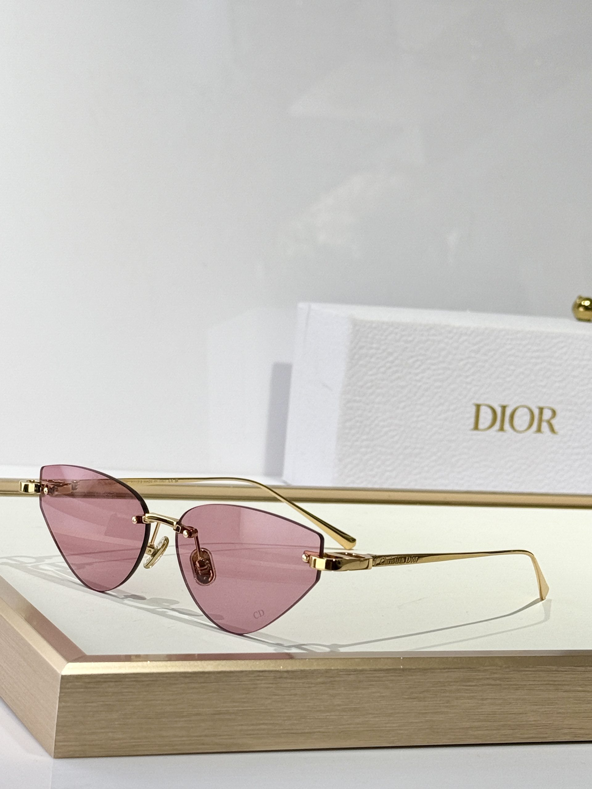 di*r eyewear size: 57 14 135 di*r eyewear size: 57 14 135
